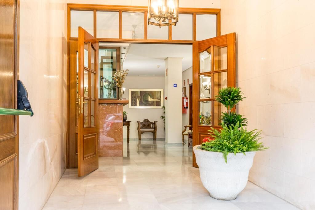 Entrance of Hotel Gran Avenida